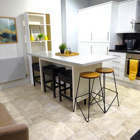 Wigan Central I 1 & 2 Bed Executive Apartments I Family Rooms I Private Balcony I Free Parking Dış mekan fotoğraf
