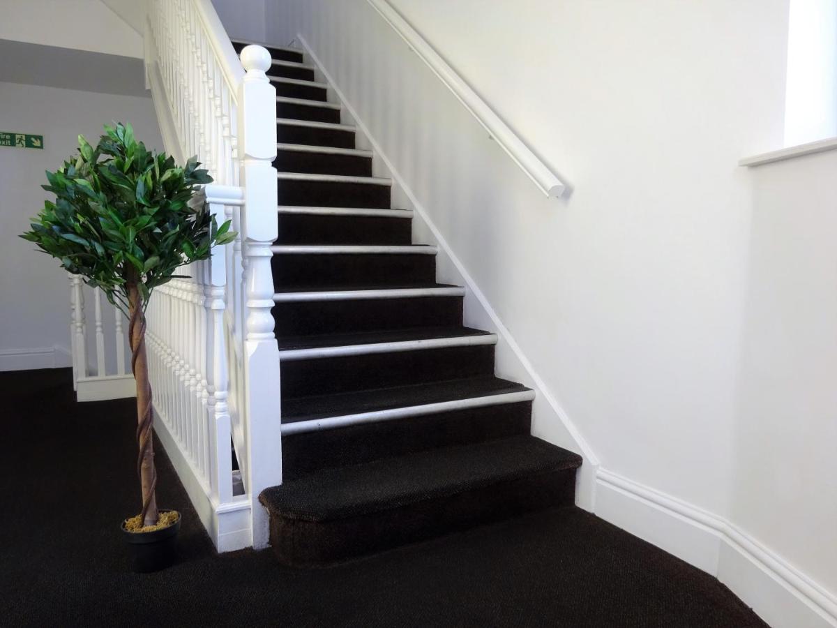 Wigan Central I 1 & 2 Bed Executive Apartments I Family Rooms I Private Balcony I Free Parking Dış mekan fotoğraf