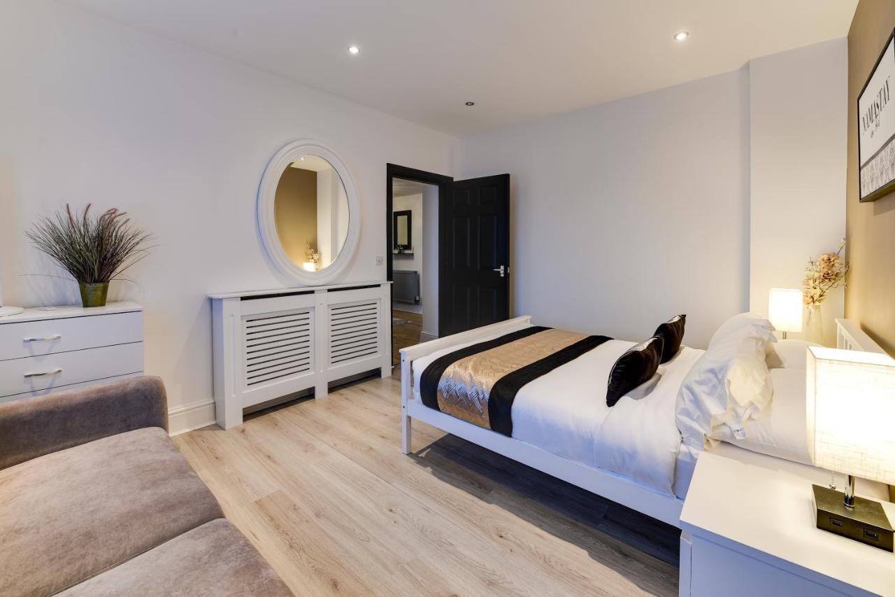 Wigan Central I 1 & 2 Bed Executive Apartments I Family Rooms I Private Balcony I Free Parking Dış mekan fotoğraf
