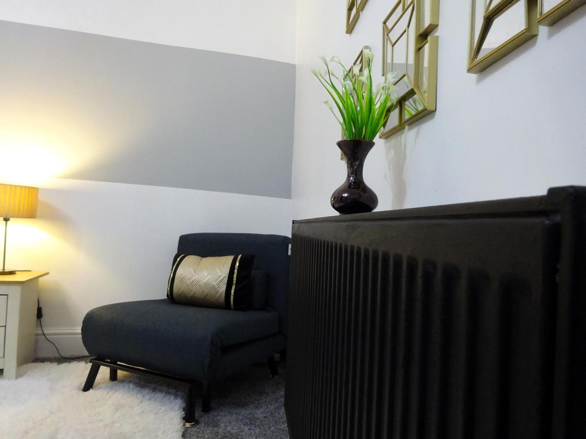 Wigan Central I 1 & 2 Bed Executive Apartments I Family Rooms I Private Balcony I Free Parking Dış mekan fotoğraf
