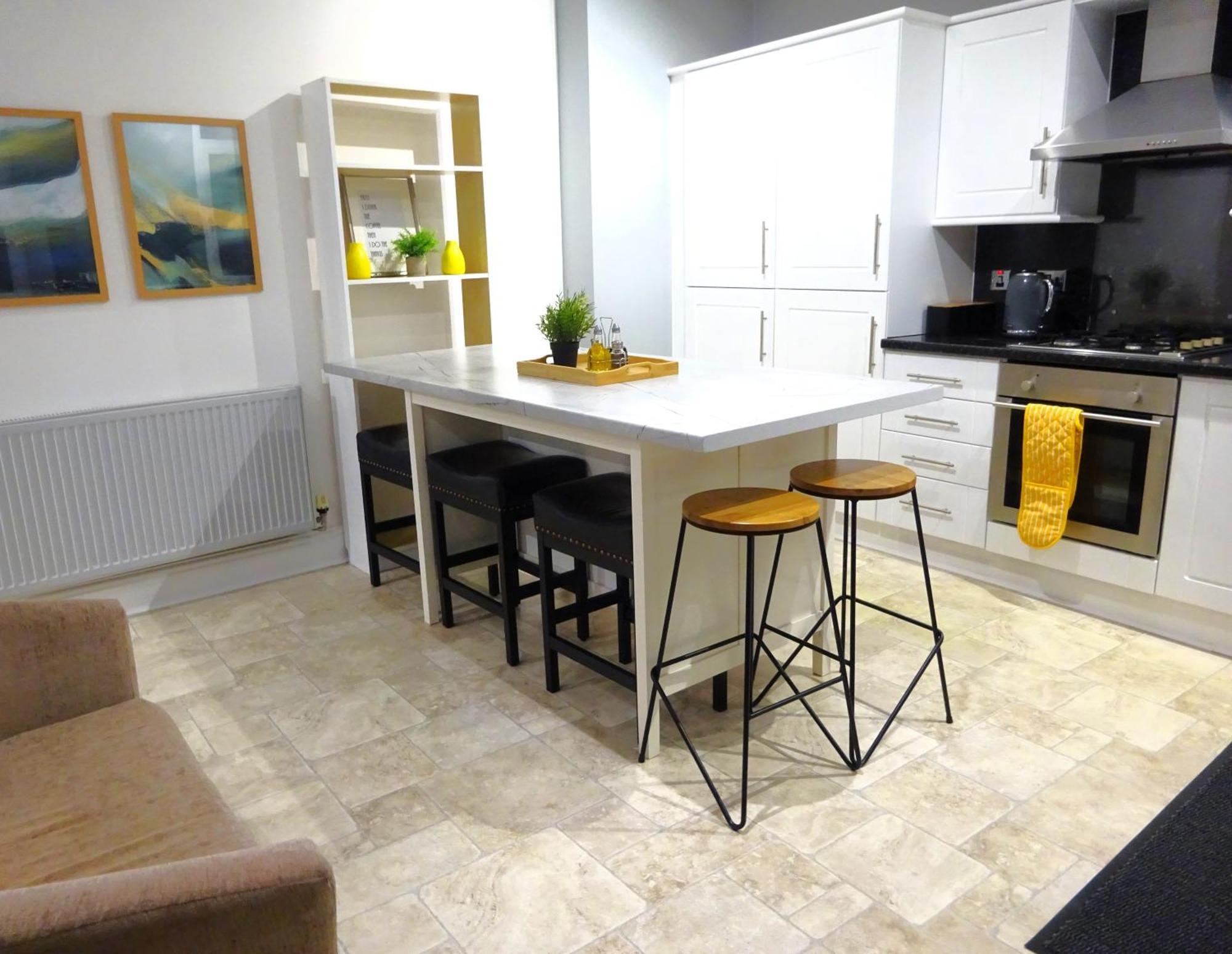 Wigan Central I 1 & 2 Bed Executive Apartments I Family Rooms I Private Balcony I Free Parking Dış mekan fotoğraf