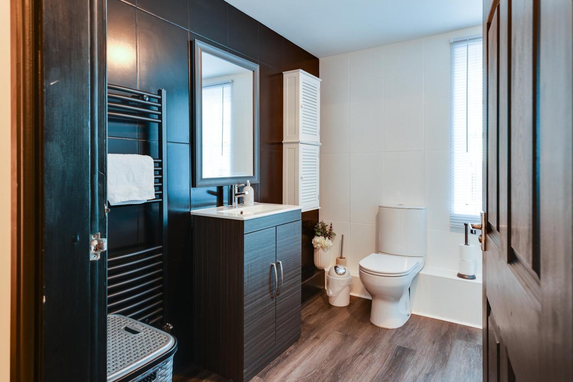 Wigan Central I 1 & 2 Bed Executive Apartments I Family Rooms I Private Balcony I Free Parking Dış mekan fotoğraf
