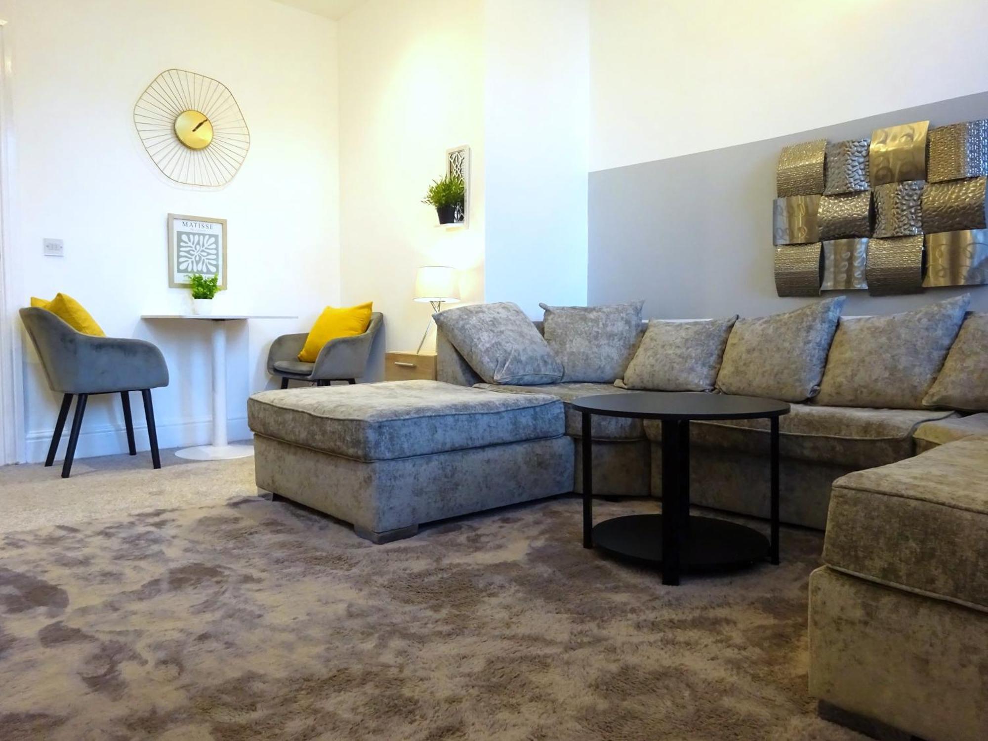 Wigan Central I 1 & 2 Bed Executive Apartments I Family Rooms I Private Balcony I Free Parking Dış mekan fotoğraf