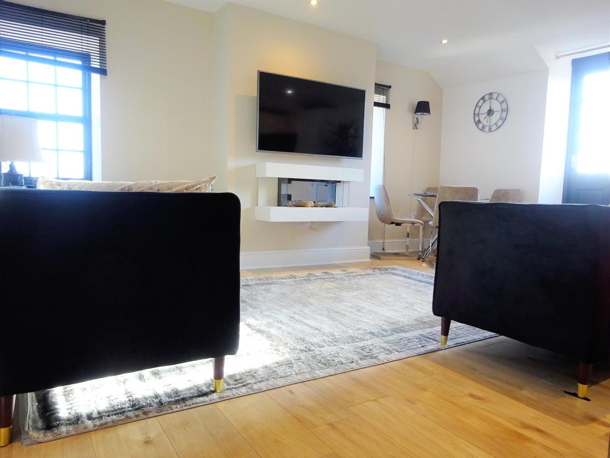 Wigan Central I 1 & 2 Bed Executive Apartments I Family Rooms I Private Balcony I Free Parking Oda fotoğraf